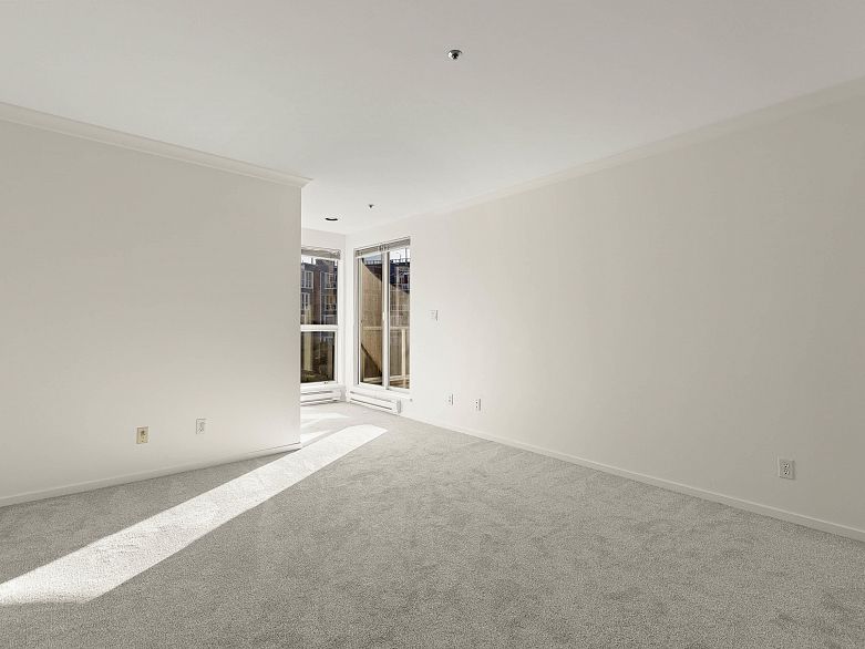 202 1551 Mariner Walk