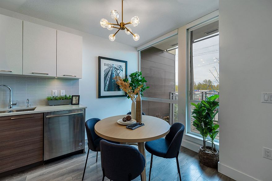 1 8599 River District Crossing