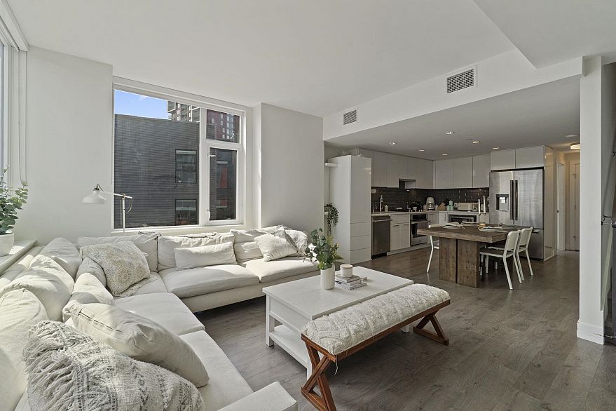 506 3451 Sawmill Crescent