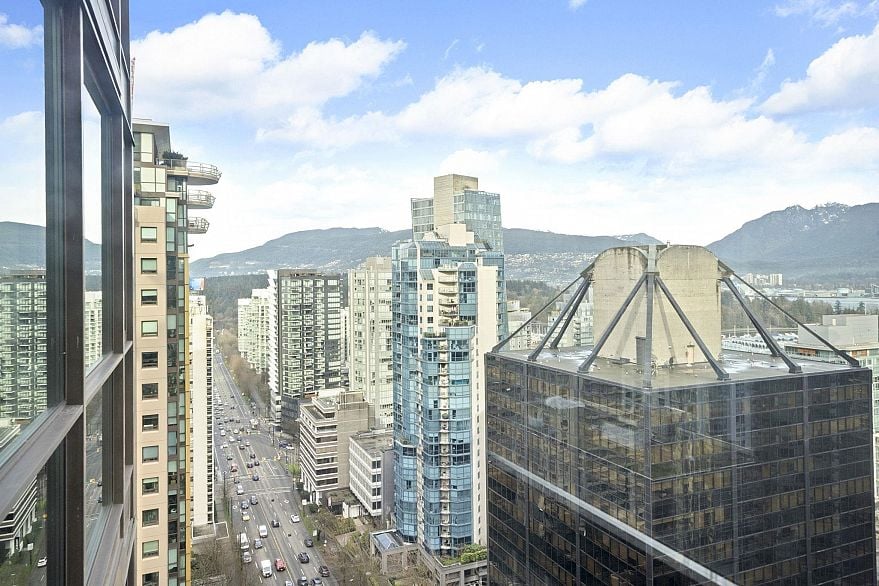 2502 1331 Alberni Street