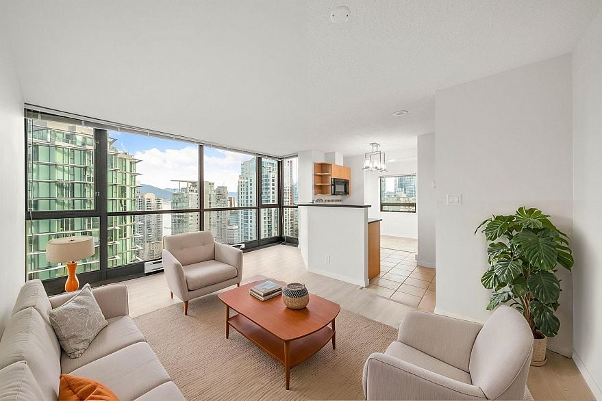 2502 1331 Alberni Street