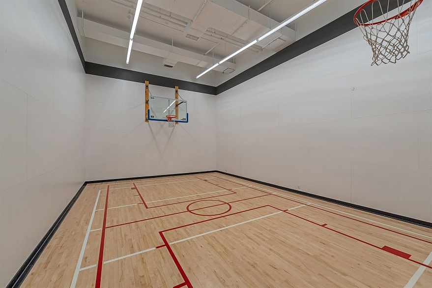 1 8599 River District Crossing