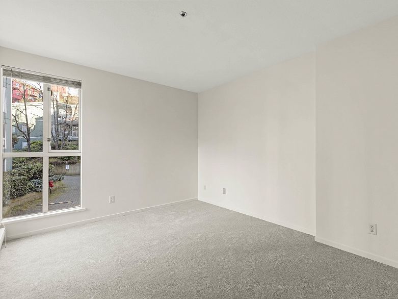 202 1551 Mariner Walk