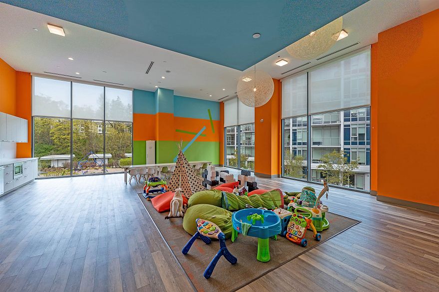 1 8599 River District Crossing