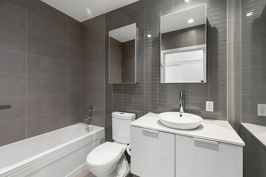 2904 108 W Cordova Street