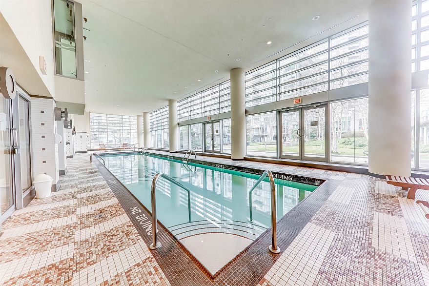 402 590 Nicola Street