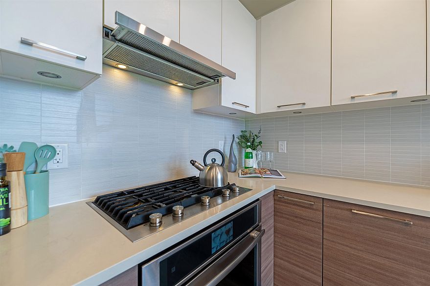 1 8599 River District Crossing