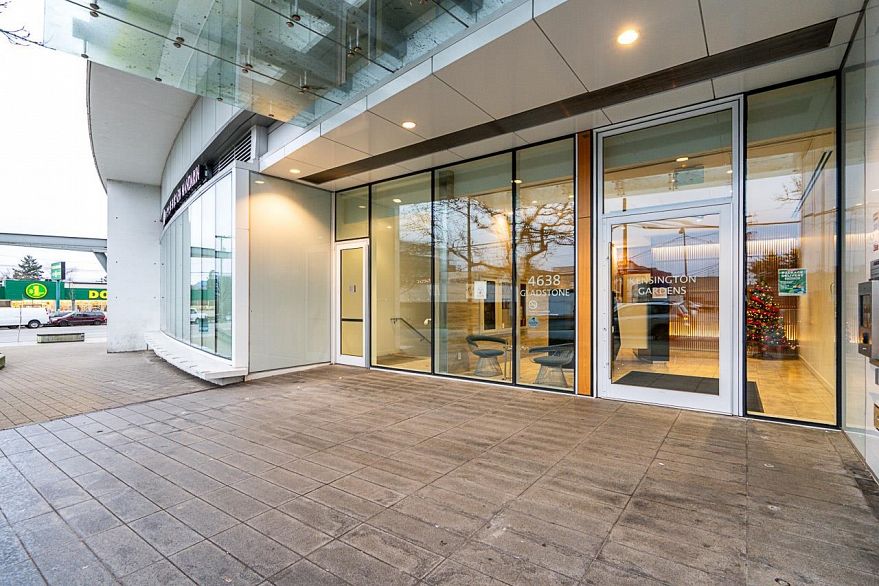 1106 4638 Gladstone Street