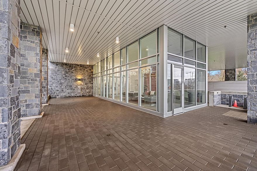 1207 3281 E Kent Avenue North Avenue