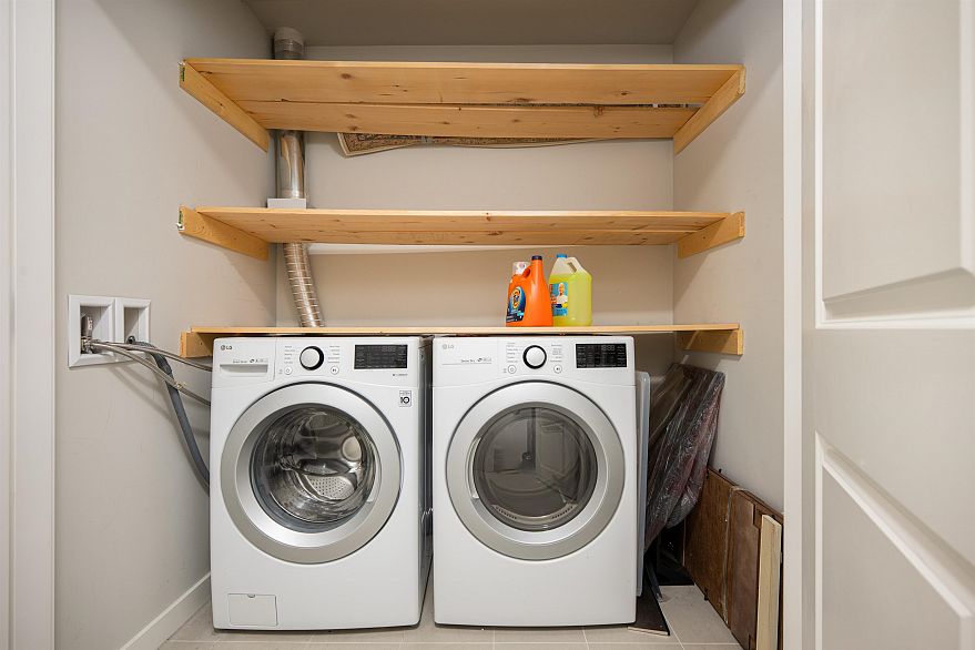 1309 3487 Binning Road