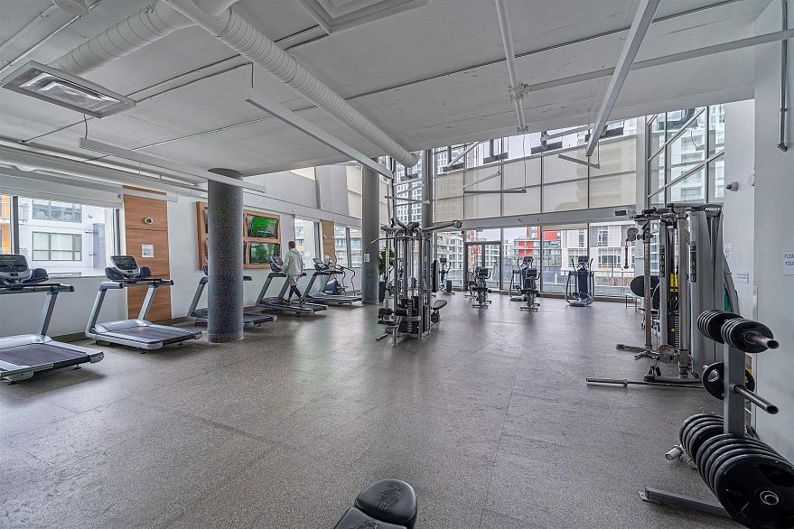 1 8599 River District Crossing