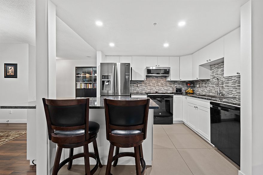 403 1159 Main Street