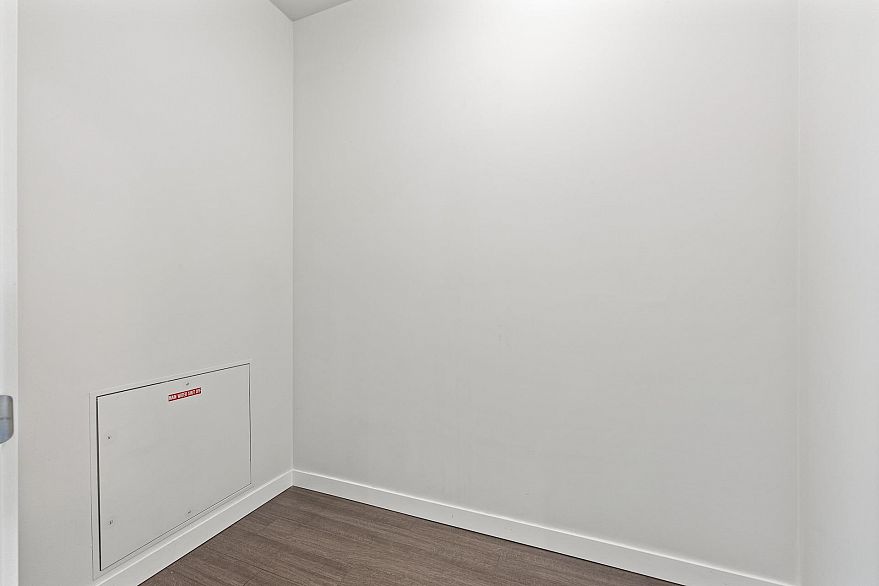 1207 3281 E Kent Avenue North Avenue