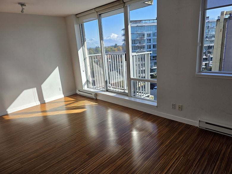 806 328 E 11th Avenue