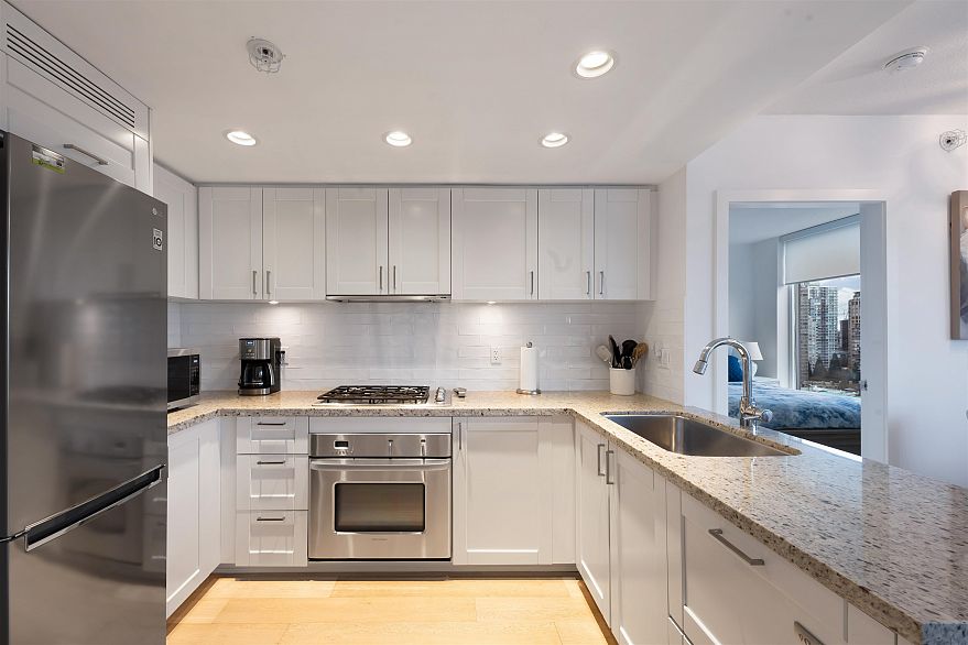 1305 1133 Homer Street