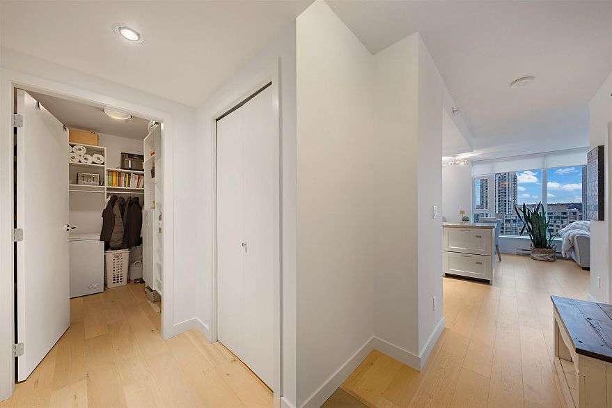 1305 1133 Homer Street