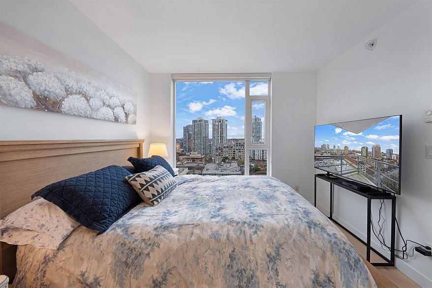 1305 1133 Homer Street