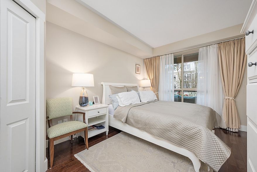 202 6268 Eagles Drive