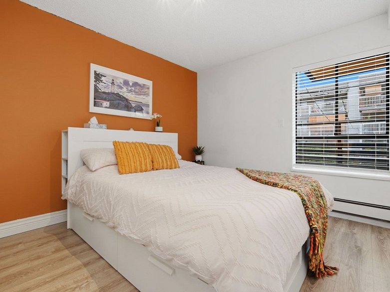 216 1549 Kitchener Street