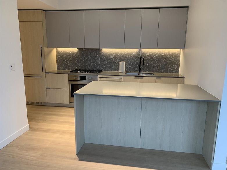 402 2471 St. George Street