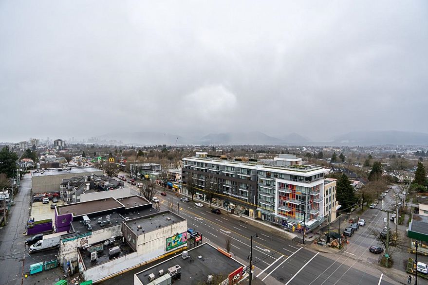 1106 4638 Gladstone Street