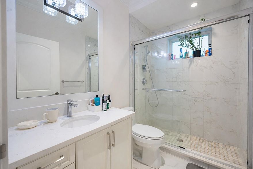 2118 Waverley Avenue