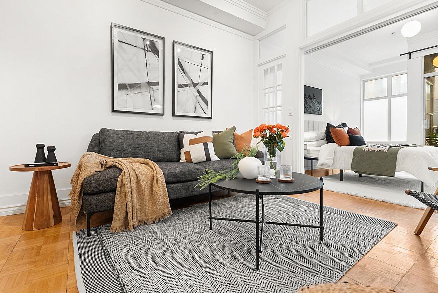 B5 238 E 10th Avenue