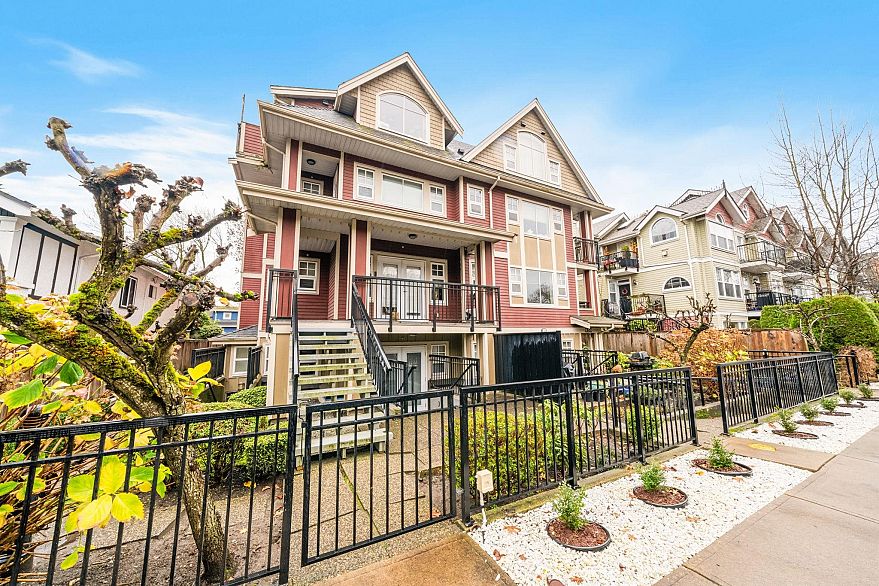 203 930 W 16th Avenue