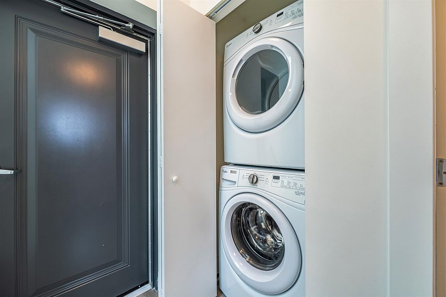 1 8599 River District Crossing