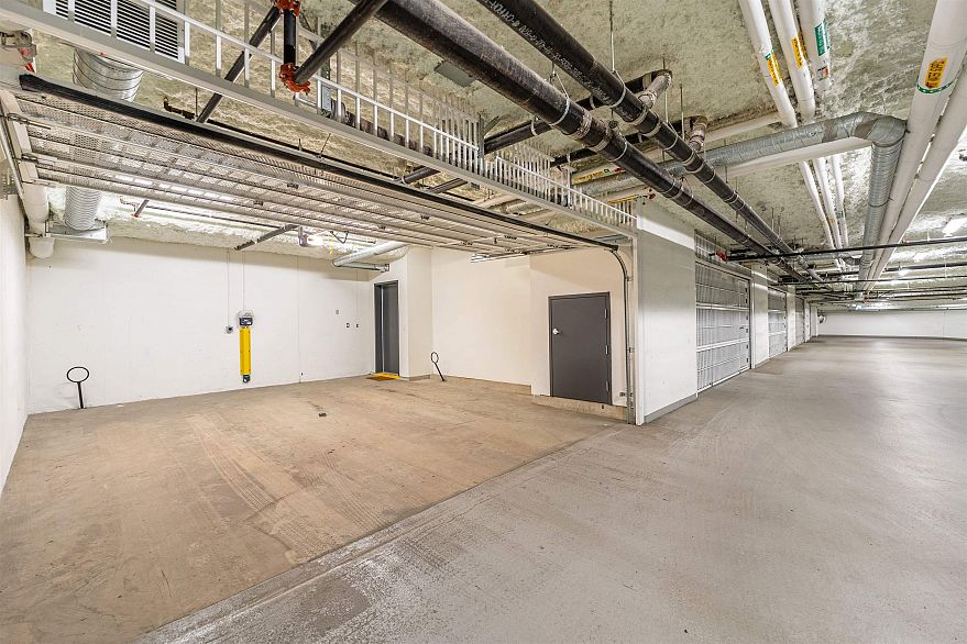 1 8599 River District Crossing