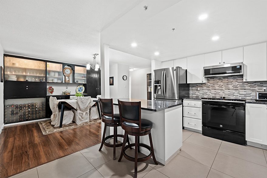 403 1159 Main Street