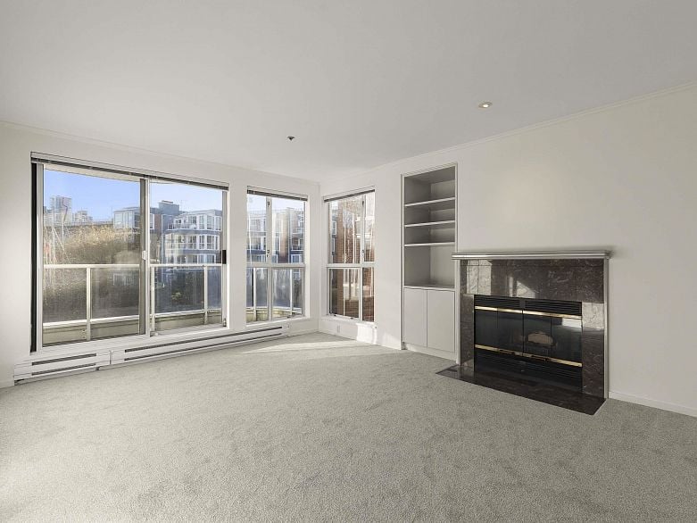 202 1551 Mariner Walk