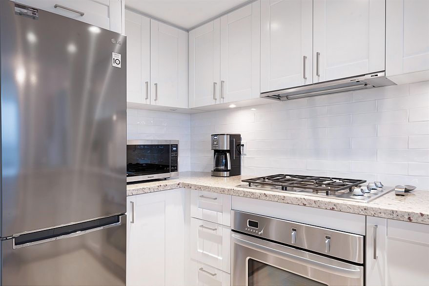 1305 1133 Homer Street