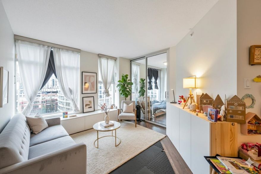 1001 1009 Expo Boulevard