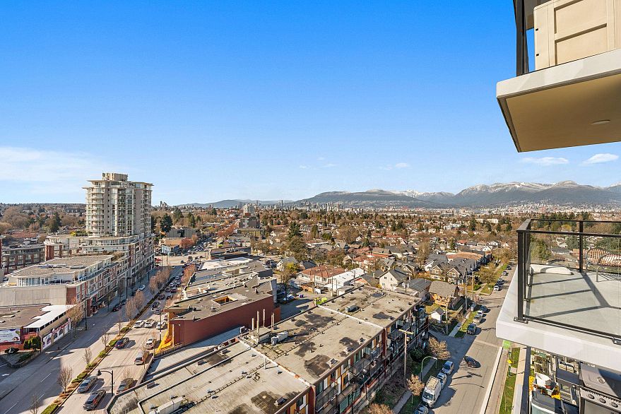 1105 3996 Dumfries Street