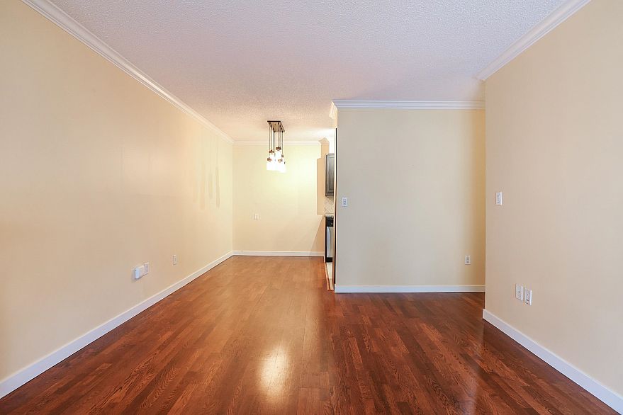 307 1169 Nelson Street