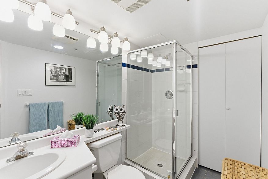 203 2405 W 2nd Avenue