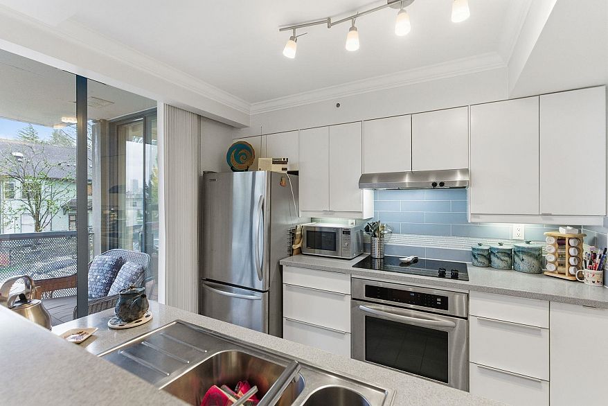 203 2405 W 2nd Avenue