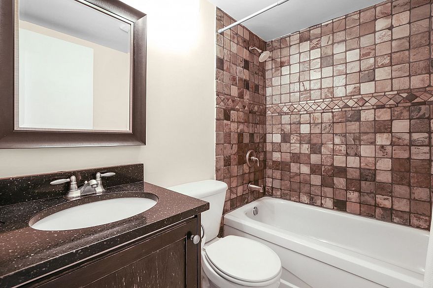 307 1169 Nelson Street