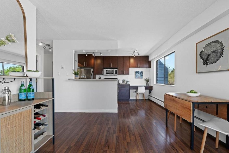 305 2330 Maple Street