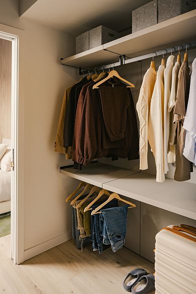 214 5060 James Street