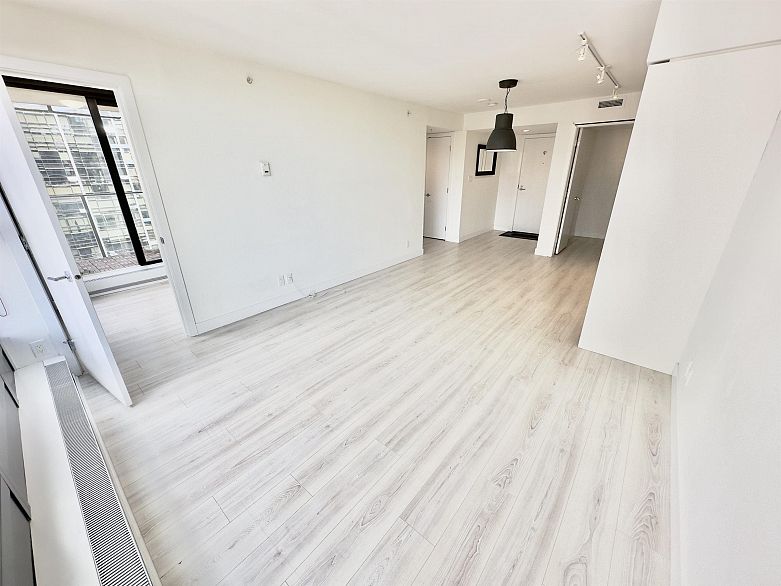 1608 1133 Hornby Street