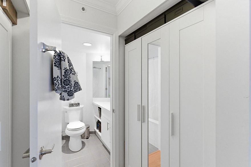 203 2405 W 2nd Avenue