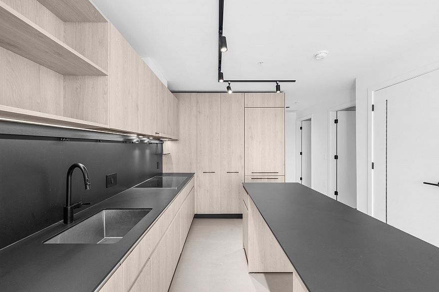 1105 3996 Dumfries Street