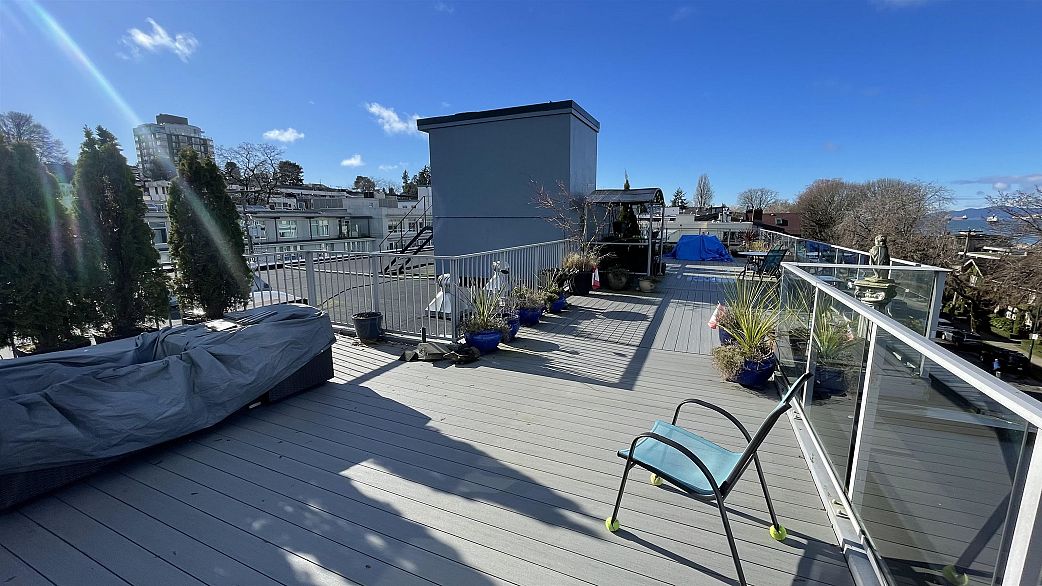 304 2430 Point Grey Road