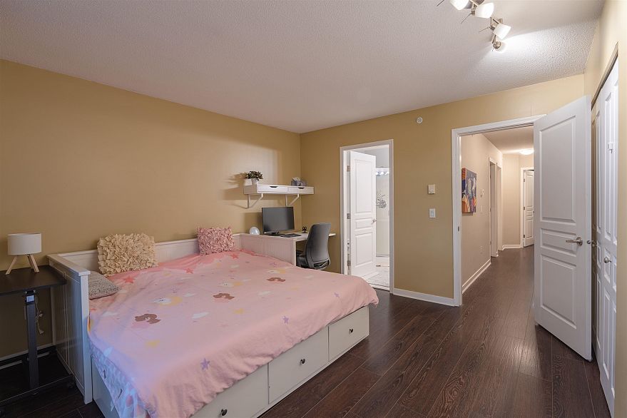 1 3586 Rainier Place