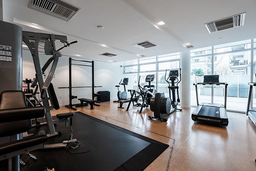 1801 4638 Gladstone Street