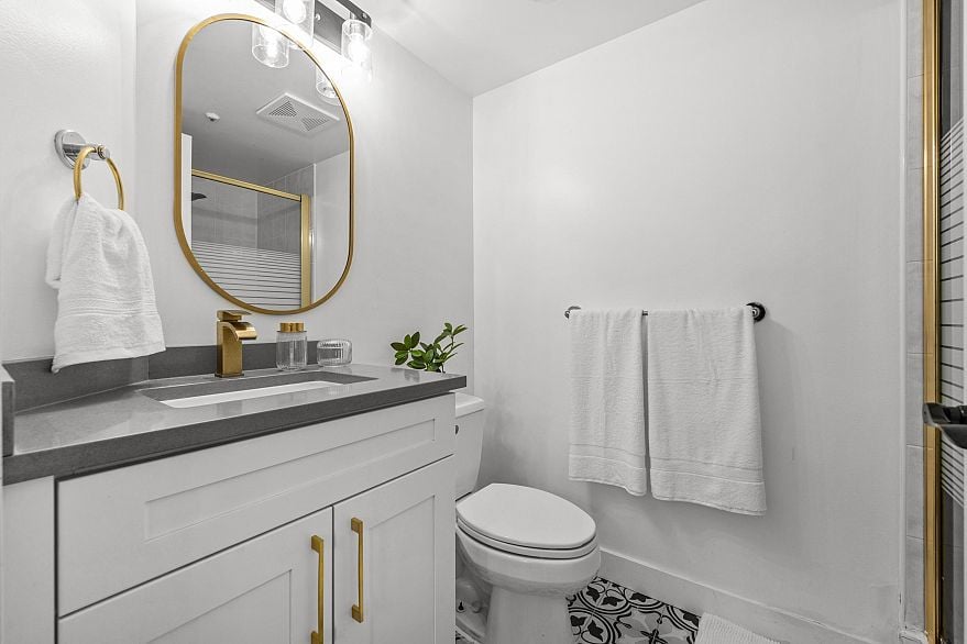 501 888 Hamilton Street