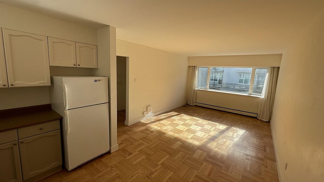 304 2430 Point Grey Road