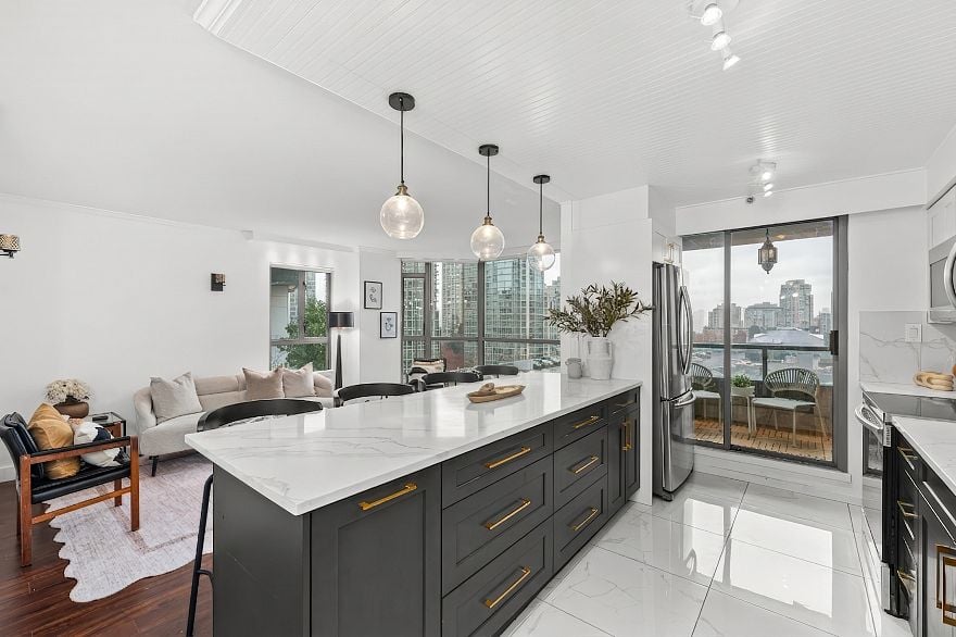 501 888 Hamilton Street